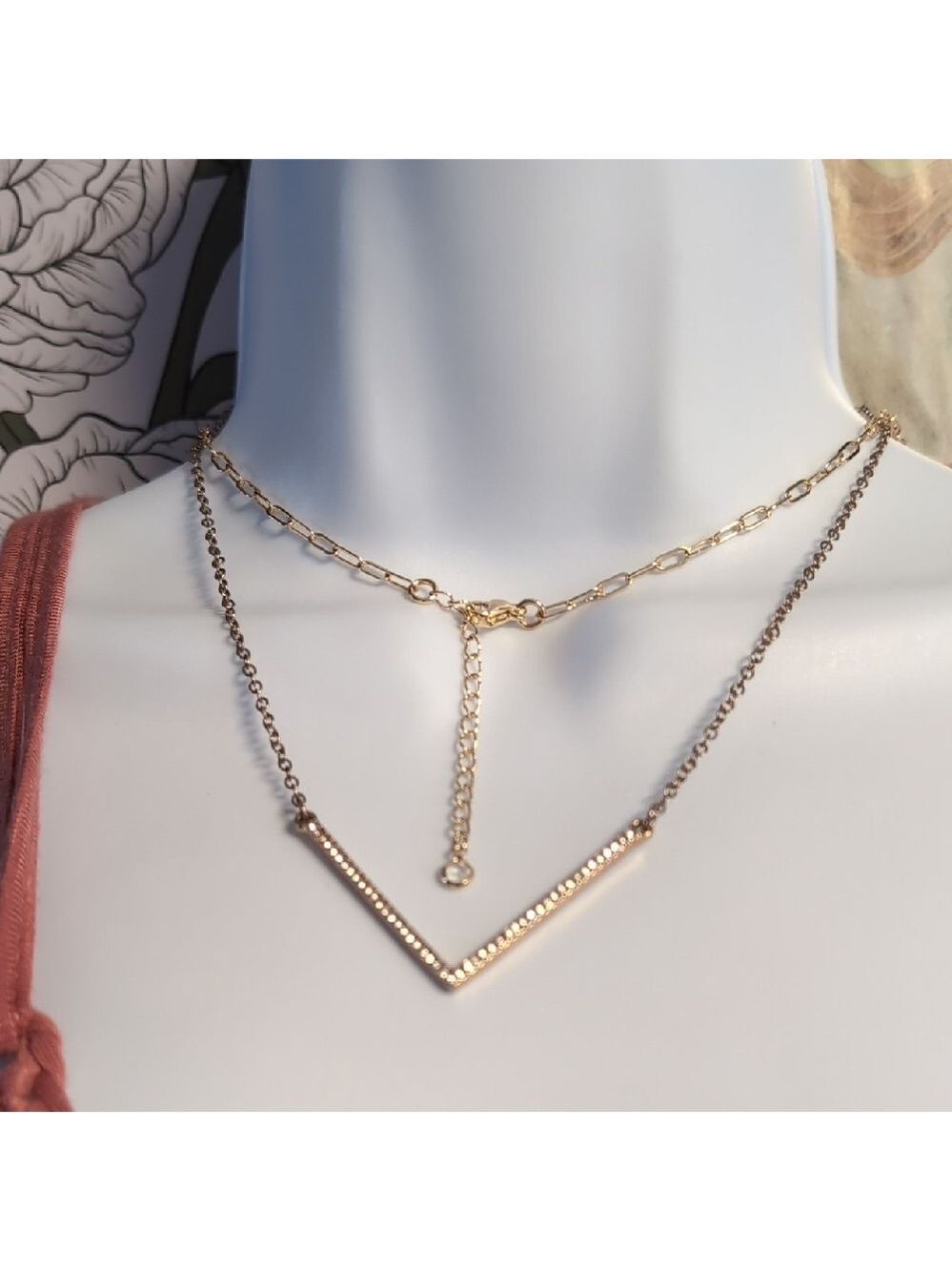 V & Gold Crystal Detailed Chain Layering Necklaces